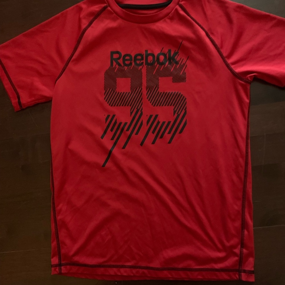 Boys Large Reebok shirt